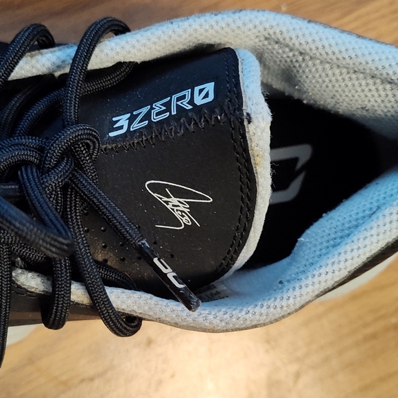 Nike Boys Steph Curry Size 7 Y. Minimal Wear. In Very Good Used Condition. - Picture 7 of 7